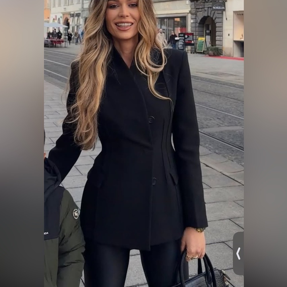 Zara Elegant Black Women's tailored blazer